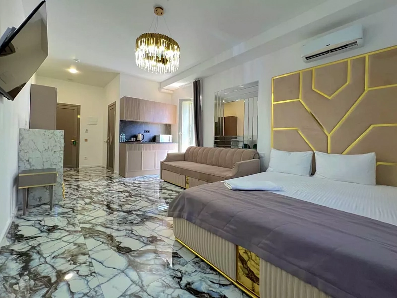 Отель манхэттен сочи. Lumiere Hotel Spa Ташкент. Kalamper Hotel Spa 4 Черногория. Гостиница lumiere в Ташкенте. Комната с бассейном и кроватью.